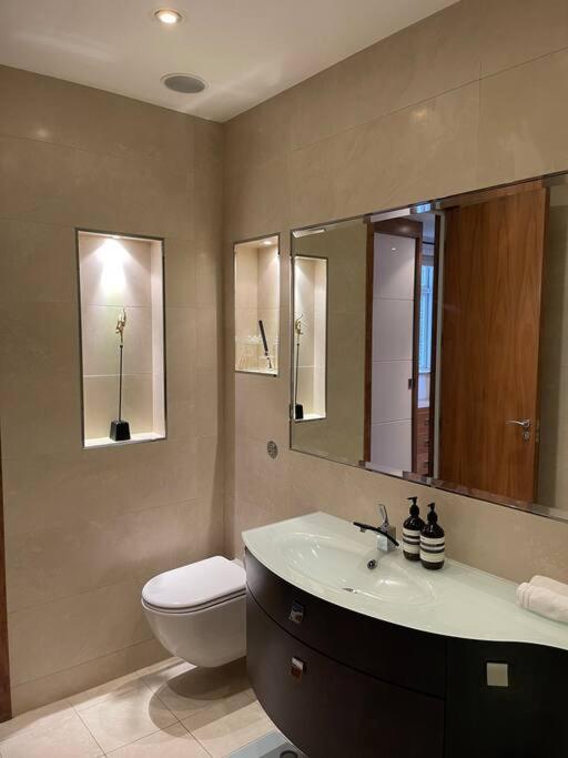 Designer 2 Bedroom Pimlico London Eksteriør billede