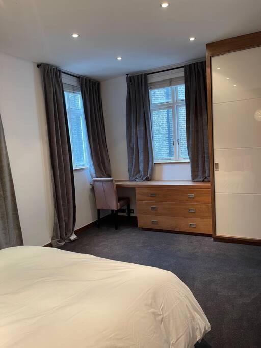 Designer 2 Bedroom Pimlico London Eksteriør billede